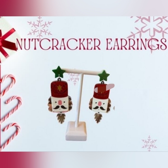 CHRISTMAS NUTCRACKER HEAD & FACE POST EARRINGS NWT W/ MIRROR EFFECT. - Picture 2 of 3